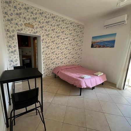Casa Vacanza D&M Apartment Napoli Bagian luar foto