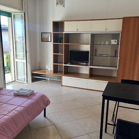 Casa Vacanza D&M Apartment Napoli Bagian luar foto