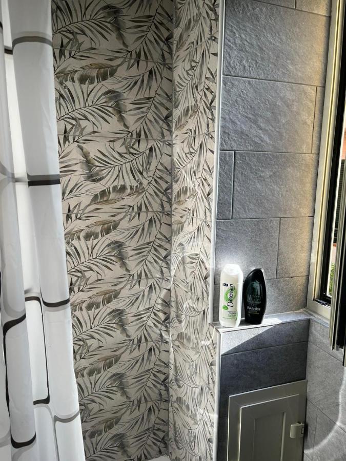 Casa Vacanza D&M Apartment Napoli Bagian luar foto