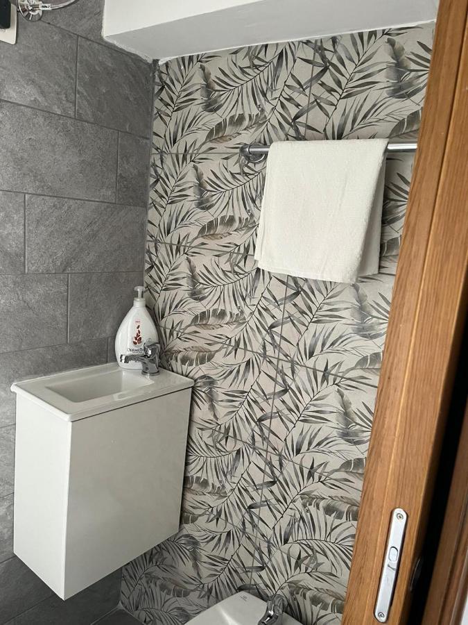 Casa Vacanza D&M Apartment Napoli Bagian luar foto