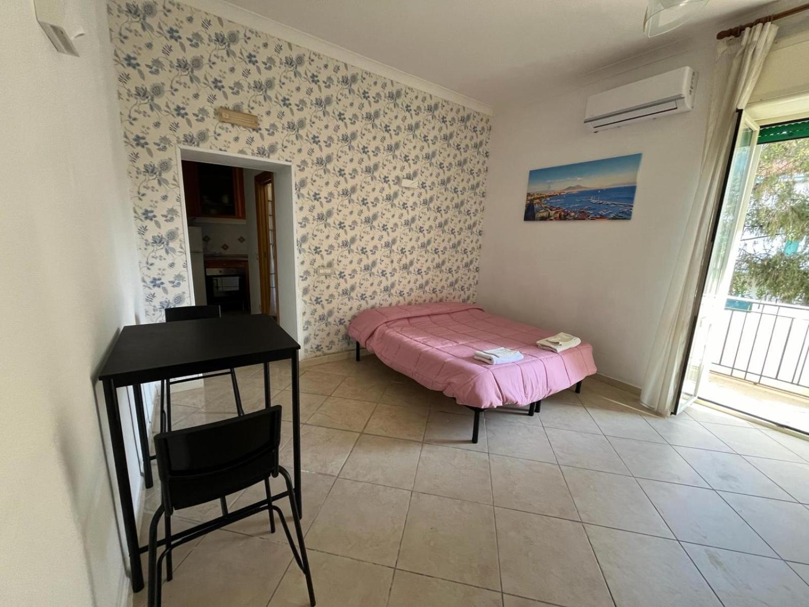Casa Vacanza D&M Apartment Napoli Bagian luar foto